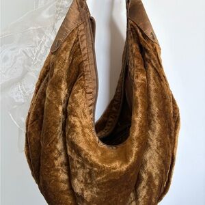 Elegant Velvet Hobo Bag in Warm Brown